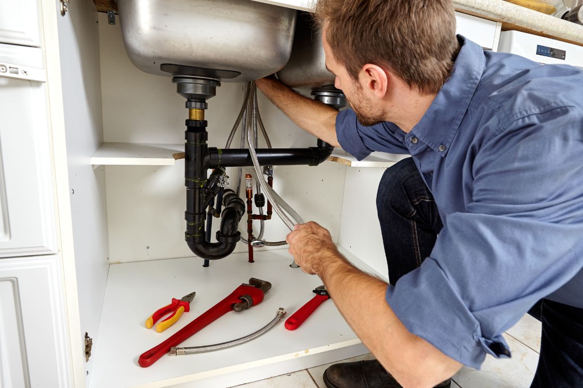 The Importance of Hiring a Licensed and Bonded Plumber